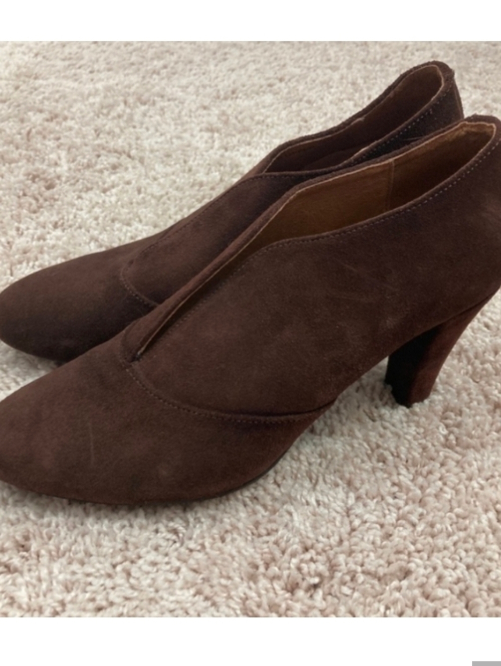 ERIC MICHAEL * Veronica Brown Suede Pumps Size 9